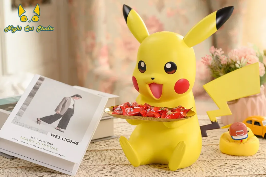 1/1 Scale Holding Plate Pikachu - Pokemon Resin Statue - Night Cat Studio
