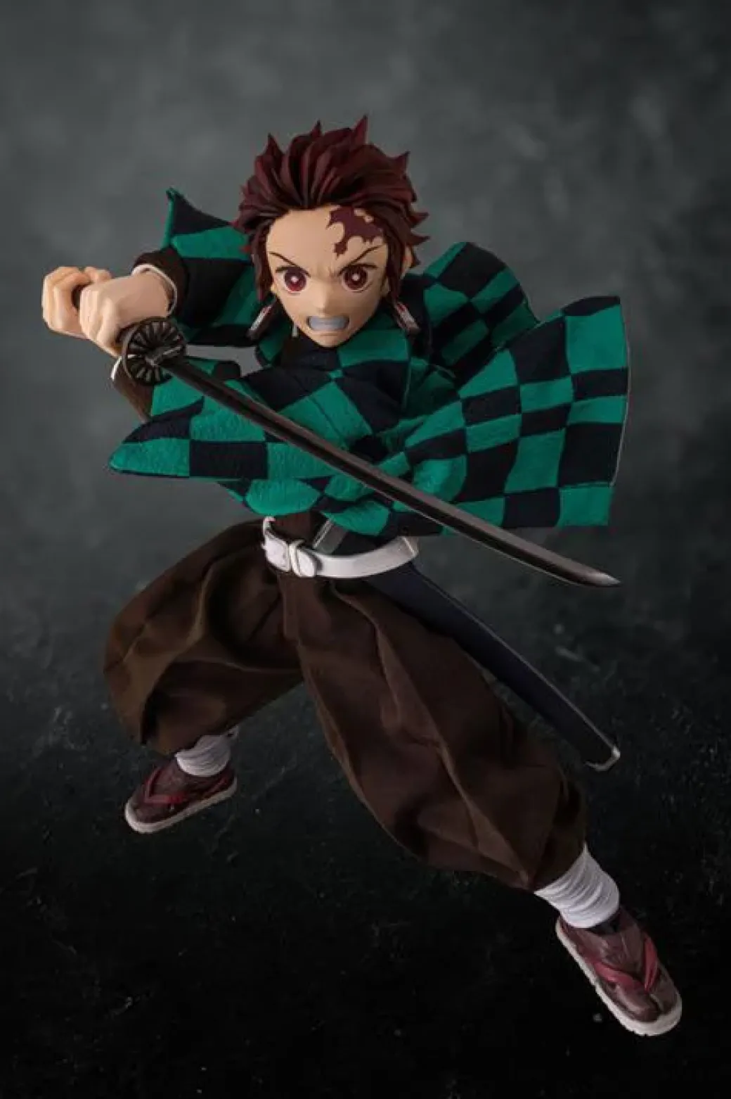 1/6 Scale Movable TV Animation Ver. Tanjiro Kamado - Demon Slayer: Kimetsu no Yaiba Official Statue - Aniplex