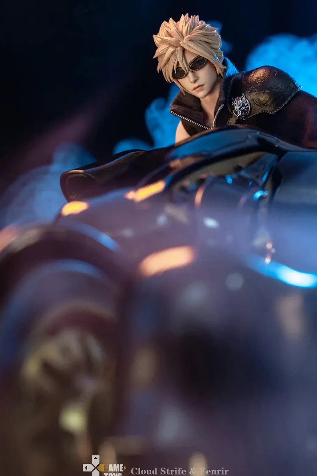 1/6 Scale Sction Figure AC ver. Cloud Strife - (FF7) Final Fantasy VII Statue - GAMETOYS