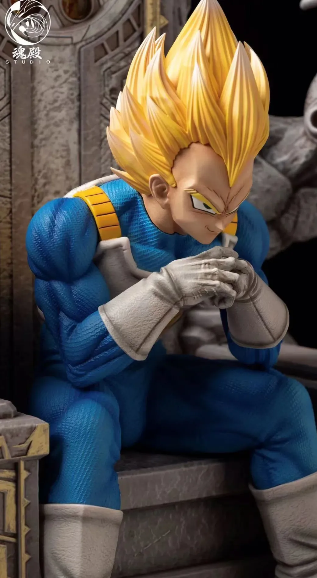 1/4 Scale Throne Super Saiyan Vegeta with LED - Dragon Ball Resin Statue - HunDian Studios