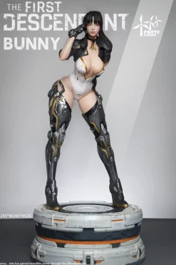1/4 Scale Ultimate Bunny - The First Descendant Statue - Pants Power Studio