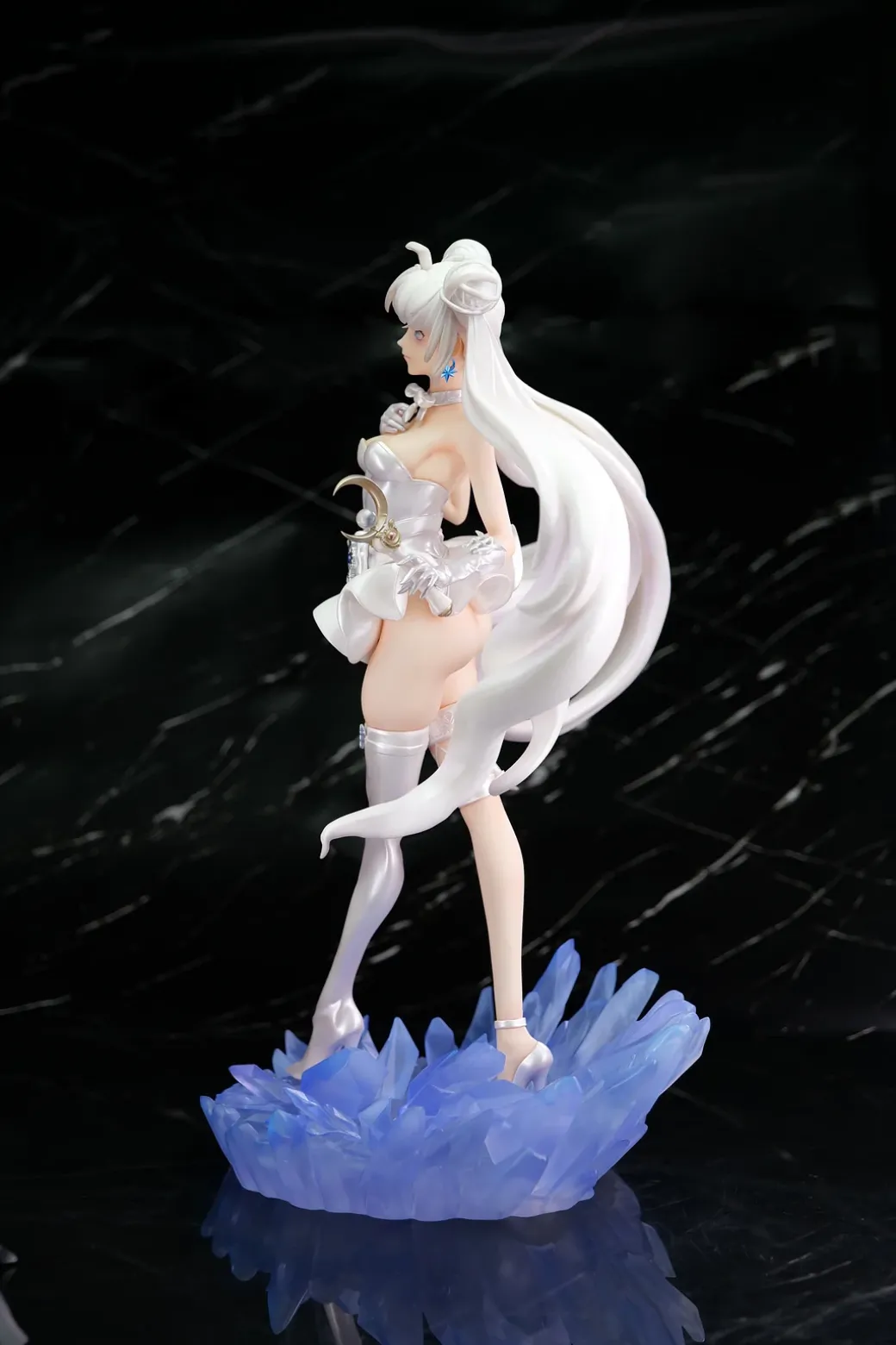 1/4 Scale Usagi Tsukino - Sailor Moon Resin Statue - SC Studio