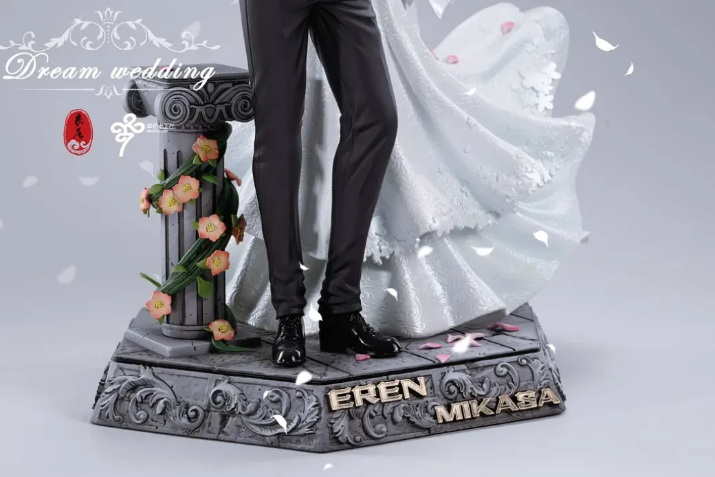 Dream Wedding of Eren Yeager & Mikasa Ackerman - Attack On Titan Resin Statue - LC-Studios