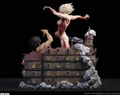Female Titan battles the Attack Titan - Attack On Titan Resin Statue - CHIKARA Studios