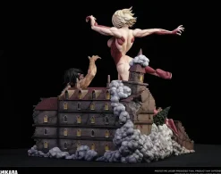 Female Titan battles the Attack Titan - Attack On Titan Resin Statue - CHIKARA Studios