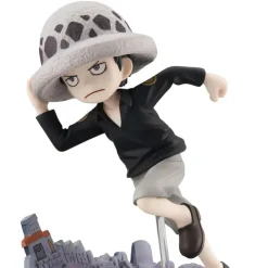 G.E.M. Series RUN! RUN! RUN! Ver. Childhood Trafalgar D. Water Law - ONE PIECE Official Statue - MegaHouse