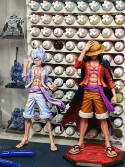 Holding Down Hat Monkey D. Luffy - ONE PIECE Resin Statue - LX-Studios