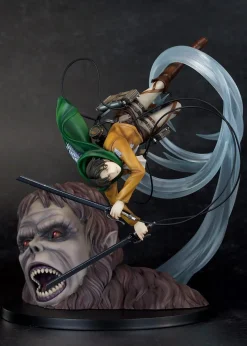 Levi Ackerman & Beast Titan - Attack On Titan Official Statue - PROOF