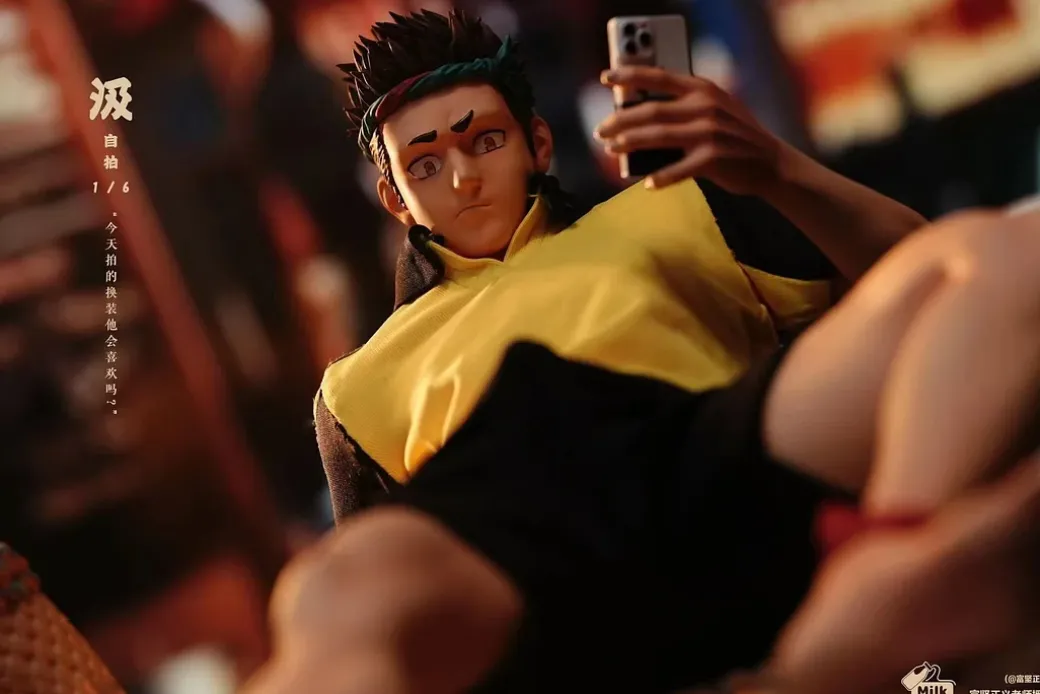 Licensed Selfie of Ji - Original Design Resin Statue - Milk Club Studio