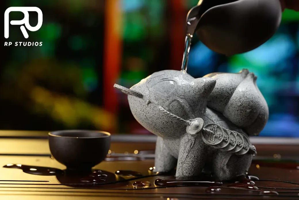 Lucky Bulbasaur Tea Pot - Pokemon Resin Statue - RP Studios