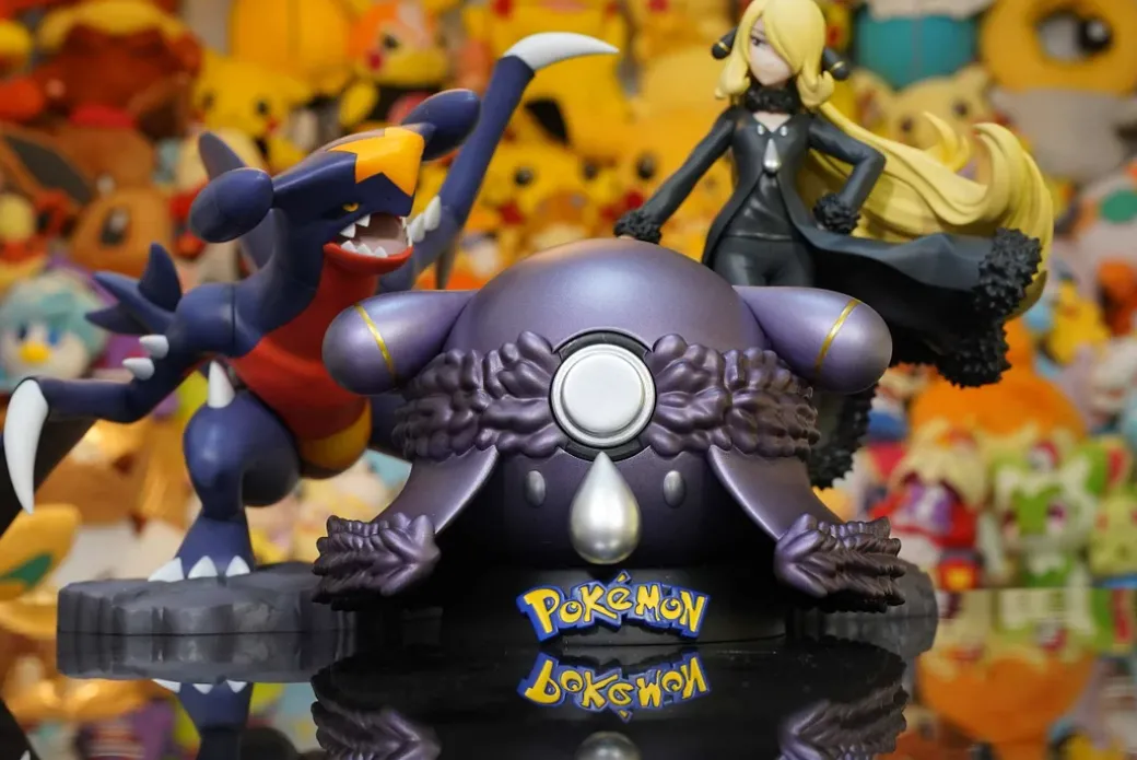 Masters Eight Cosplay Series Cynthia Pokeball - Pokemon Resin Statue - TiaoTiao Hall Studio