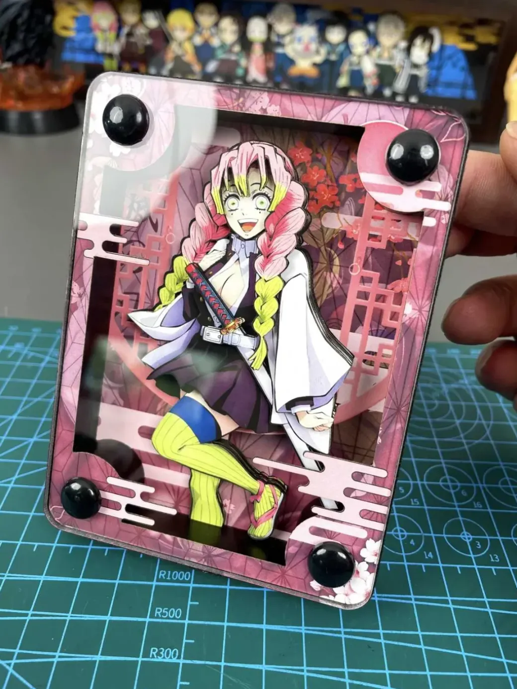 Mitsuri Kanroji Card Stand Display - Demon Slayer: Kimetsu No Yaiba - momo Studio