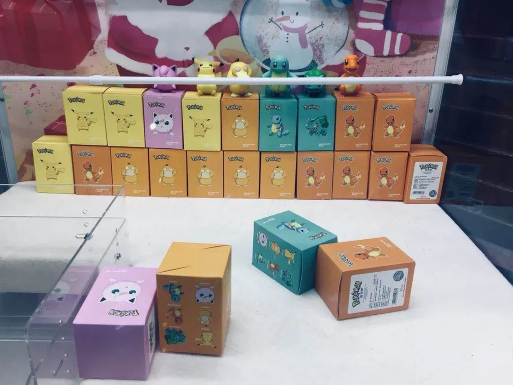 Pikachu/Bulbasaur/Charmander/Squirtle/Psyduck/Jigglypuff - Pokemon Statue / Car Trim - Official