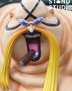 POP Scale Queen - ONE PIECE Resin Statue - STAND Studios