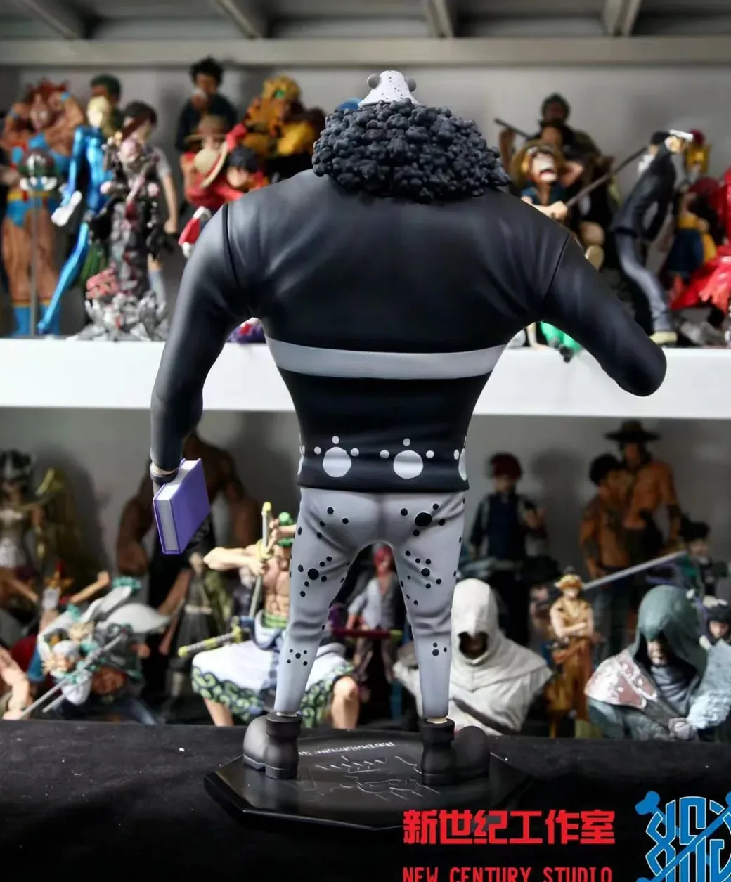 Revolutionary Army Series 001 Bartholomew Kuma with LED - ONE PIECE Resin Statue - XinShiJi Studio