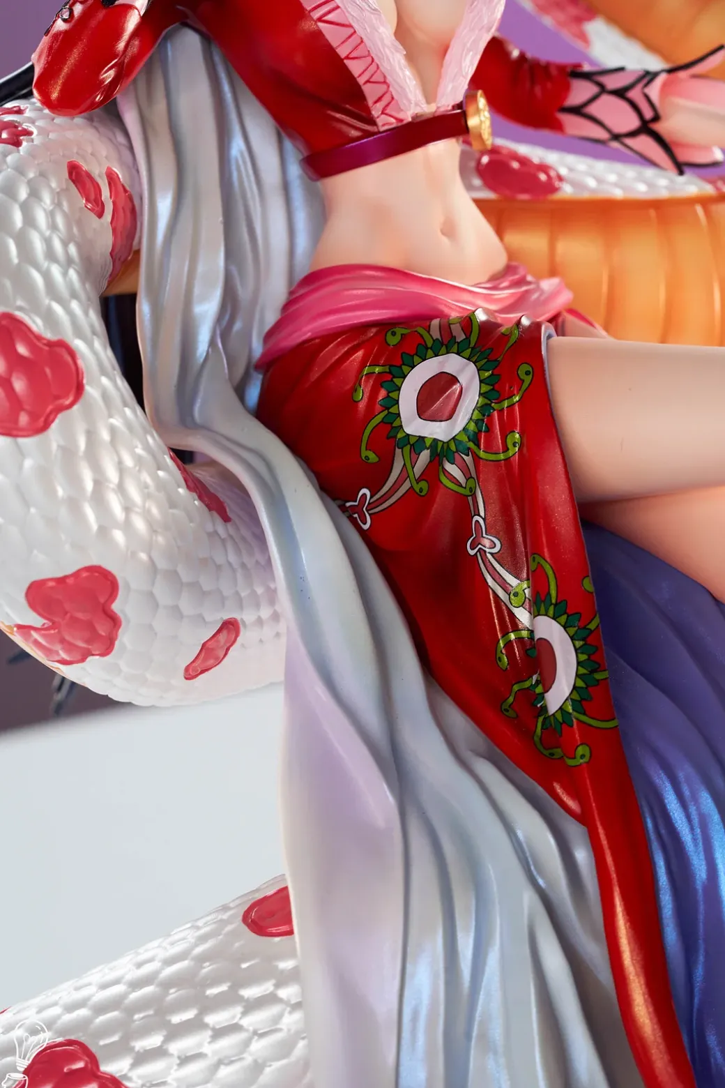 Sitting Boa Hancock - ONE PIECE Resin Statue - Brain Hole Studio