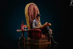 Sitting Dracule Mihawk - ONE PIECE Resin Statue - Brain Hole Studio