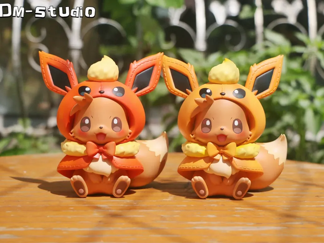Small & Big Scale Flareon Cosplay Eevee - Pokemon Resin Statue - DM Studios