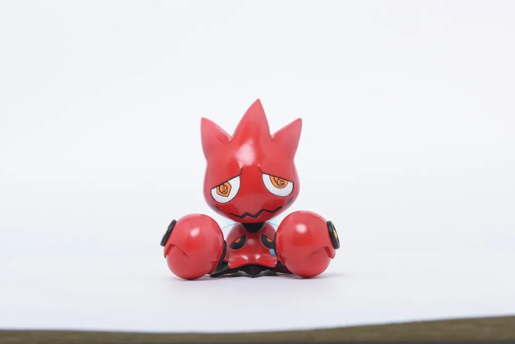 Small Scale Scizor Cosplay Mimikyu - Pokemon Statue - The Studio