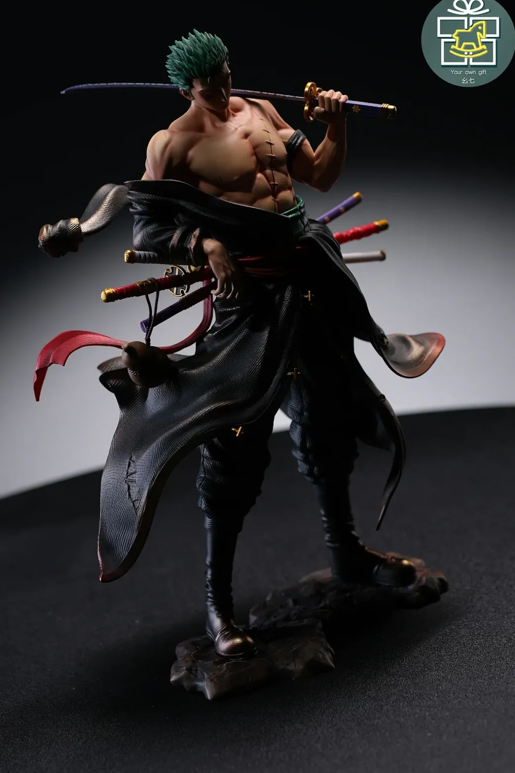 Standing Roronoa Zoro - ONE PIECE Resin Statue - Your Own Gift Studio