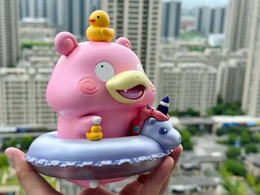 Summer Series Swimming Ring Slowpoke - Pokemon Resin Statue - Vegetable workshop Studios